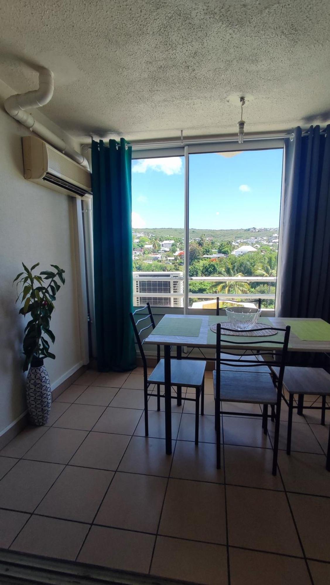Les Franciseas Apartment Saint-Gilles-les Bains Luaran gambar